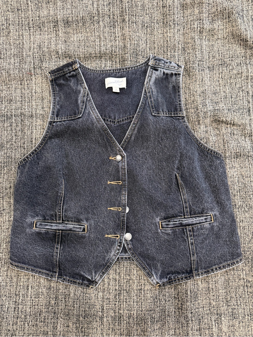 Women’s Universal Thread Washed Black Denim Vest size 16
